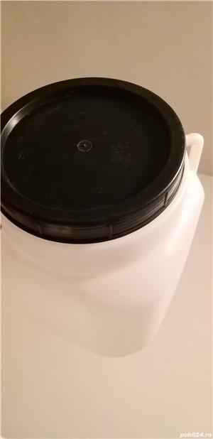 Bidoane, butoiașe și găleți cu capac și mânere 