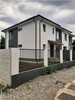 Executam tencuiala mecanizata,glet mecanizat,termosistem,case la rosu