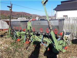 Semanatoare Kuhn porumb pe 6 randuri, vopsea originala, reglaj hidraulic, totul din inox. - imagine 8