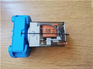 Releu Finder la 230V ac, contacte 2 x NO / NC 10A cu soclu