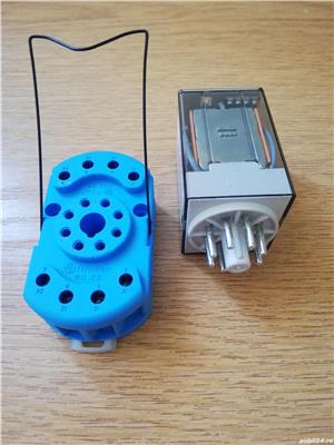 Releu Finder la 230V ac, contacte 2 x NO / NC 10A cu soclu - imagine 3