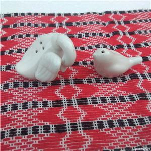 vechi solnite bibelou portelan, solnita pipernita recipient sare, piper