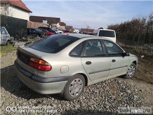 Dezmembrez renault laguna - imagine 3