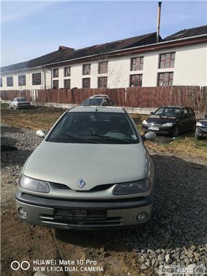 Dezmembrez renault laguna - imagine 5