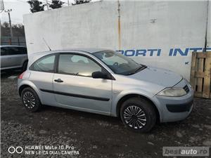 Dezmembrez Renault  - imagine 4