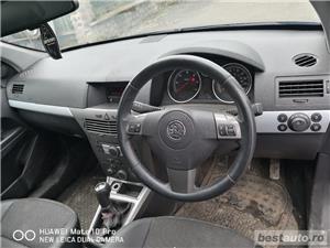 Dezmembrez Astra H - imagine 3