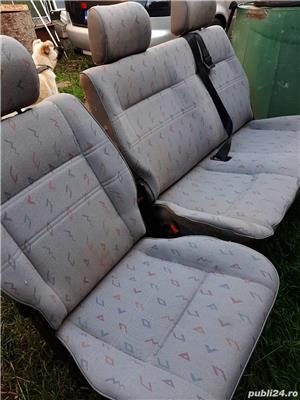 Scaune T4 8+1 - imagine 4