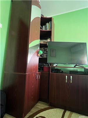 Biblioteca si servanta