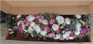 Închiriez la pret modic aranjamente flori artificiale  - imagine 3