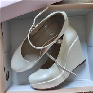 Pantofi noi de mireasa cu platforma si bareta