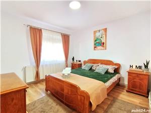 CAZARE in Alba Iulia: Apartament cu 2 camere, living + parcare  - imagine 3