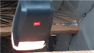 Vand poarta garaj automatizata