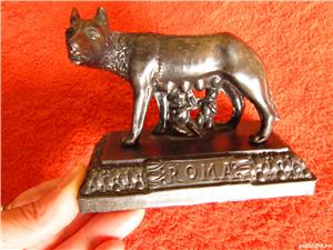suvenir vintage, replica bronz-Lupa Capitolina -Lupoaica-Roma anii 1950 - imagine 6