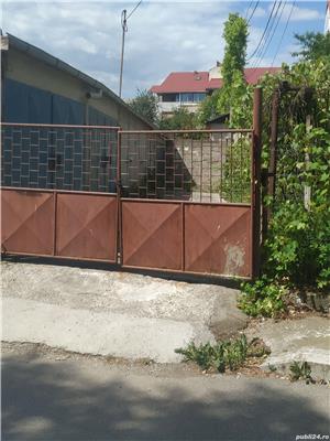 Vând garaj proprietate pe teren proprietate.