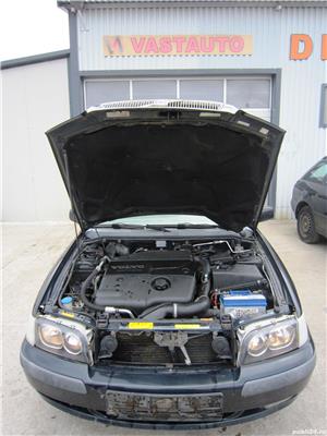 Dezmembram VOLVO S40 1.9TDI tip motor: D4192T3 115CP an 2001-2003 - imagine 4