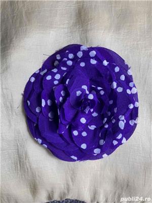 Brosa Floare Mov cu Buline Albe - imagine 1