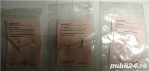 Set suruburi originale de la dealer auto - fixare suport player Sony - imagine 2