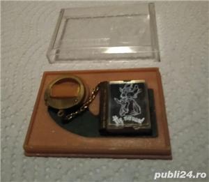 Breloc aniversar rusesc (U.R.S.S) cu "Nu, zaieț! Nu, pagadi" - an 1971