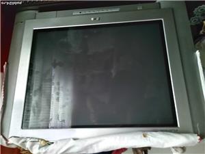 Vând TV color marca LG