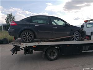 Dezmembrez renault megane sedan 1.9 dci 120 cp  año 2004 . - imagine 5
