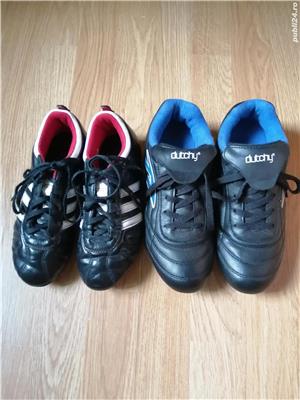 Vand doua perechi ghete de fotbal