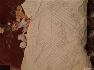 Vand fata de masa neterminata si snur de laseta facut