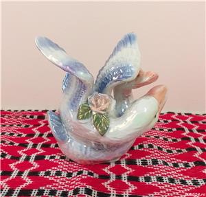 bibelou vechi portelan sidefat pasari de apa rata rate care se dau in barci :) - imagine 2