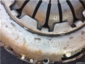 Kit ambreiaj VW Golf 5 1.6 BGU mpi marca Valeo, disc placa volanta