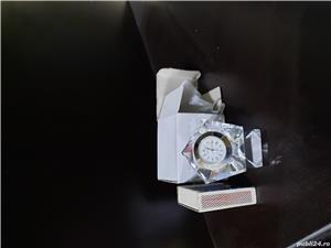 Vand ceas miniatura de cristal slefuit CAMRY  nou cu quartz.