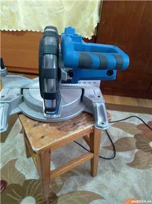 Vând fierăstrău circular electric de masa