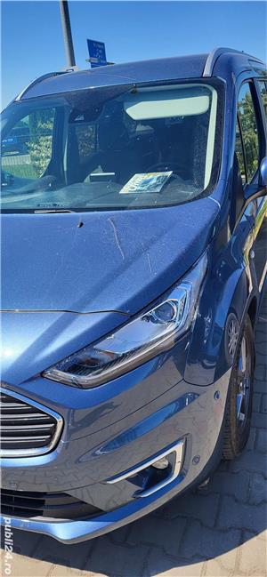 Ford Grand Tourneo  - imagine 8