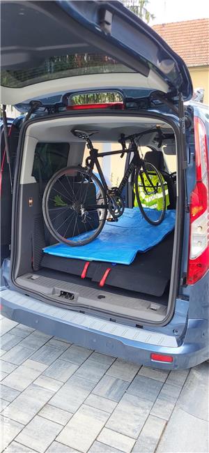 Ford Grand Tourneo  - imagine 6