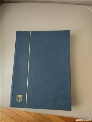 Vând clasor made in GDR,cu timbre vechi, diverse colecții.