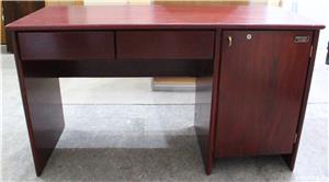 10 buc Birou cu usa si sertare; Masa cu blat 130x52 si spatiu minibar