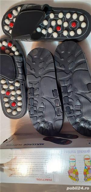 Vand 2 perechi slapi medicinali cu presopunctura m 38-39 si 42-43 - imagine 2