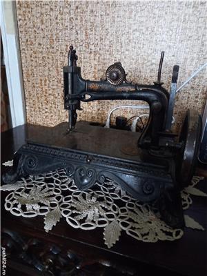 Vănd  mașină cusut manuală vintige grecească - imagine 3