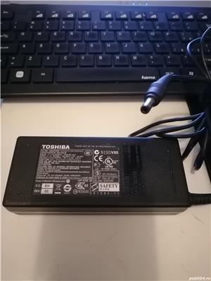 Incarcator Laptop Toshiba PA3516E-1AC3 intrare 100-240V iesire 19V-4.74A