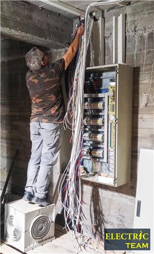 Electrician - Instalații electrice Târgoviște - imagine 2