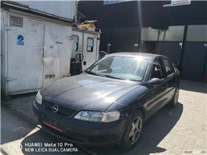 Dezmembrez Opel Vectra