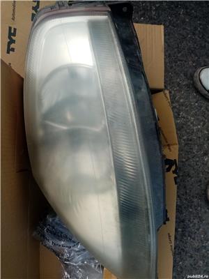 Vând faruri de Citroen C3