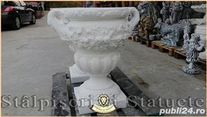 Vază ornament mare cu picior, alb, model V6. - imagine 3