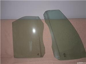 Ford Focus 2- geamuri pentru uși stanga față +spate.