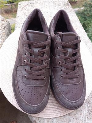 Adidasi piele Lacoste, mar. 42, UK 8 (26.5 cm) made in Thailand. - imagine 3