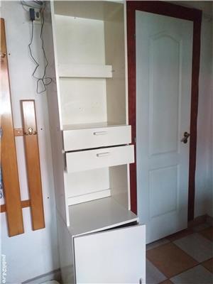 Vând corp bibleoteca   vitrina