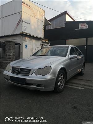Dezmembrez mercedes C 220 cdi  - imagine 8