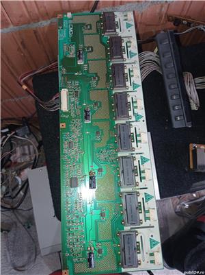 invertor lcd l320b1-16a de pe tv Lg 32lc2r