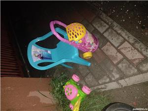mașina de tuns iarba.scaun de plastic.si cos.pt.copi de jucărie.