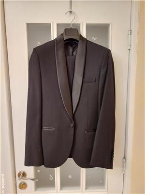 Costum negru pentru bărbați 