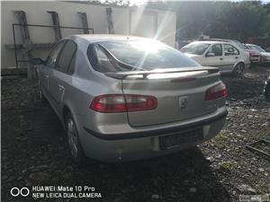 Dezmembrez renault laguna - imagine 2