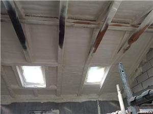 Aplicam spuma poliuretanica 